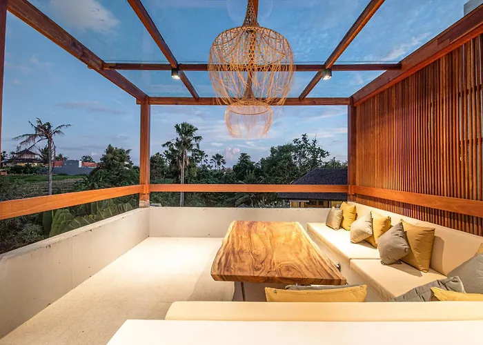 Modern 4 Bedroom Heart Of 8mins To Villa Canggu (Bali)