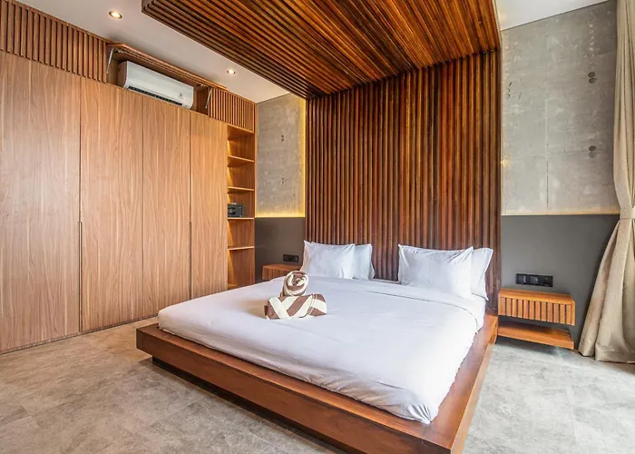 Modern 4 Bedroom Heart Of 8mins To Canggu (Bali)