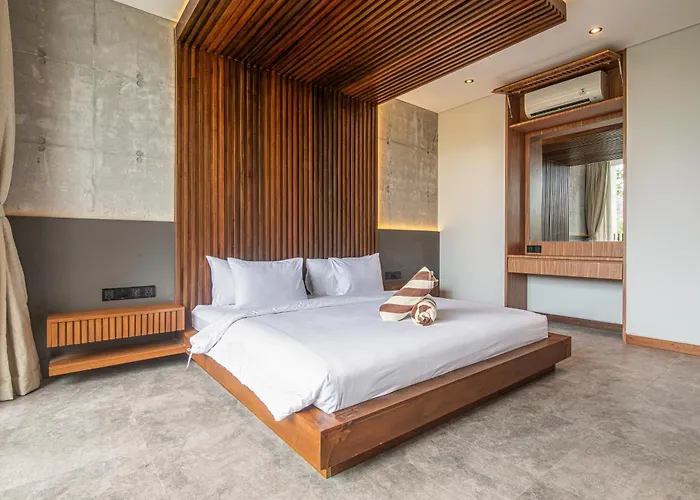 Modern 4 Bedroom Heart Of 8mins To * Canggu (Bali)