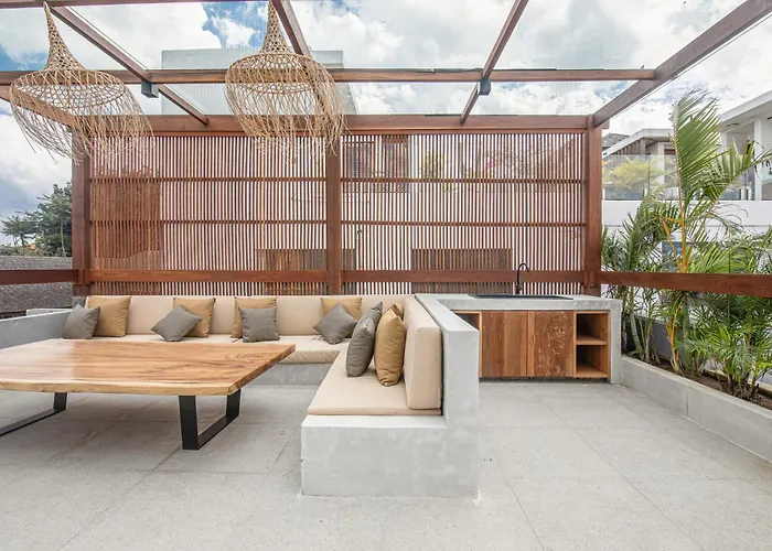 Modern 4Br Canggu Retreat Just 8Mins To The Beach Canggu