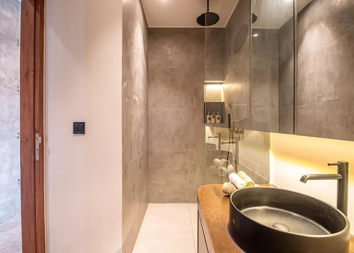 Modern 4Br Canggu Retreat Just 8Mins To The Beach Villa Canggu